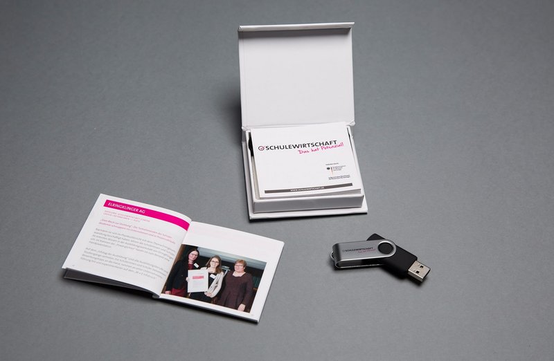 Schulewirtschaft Merchandise
